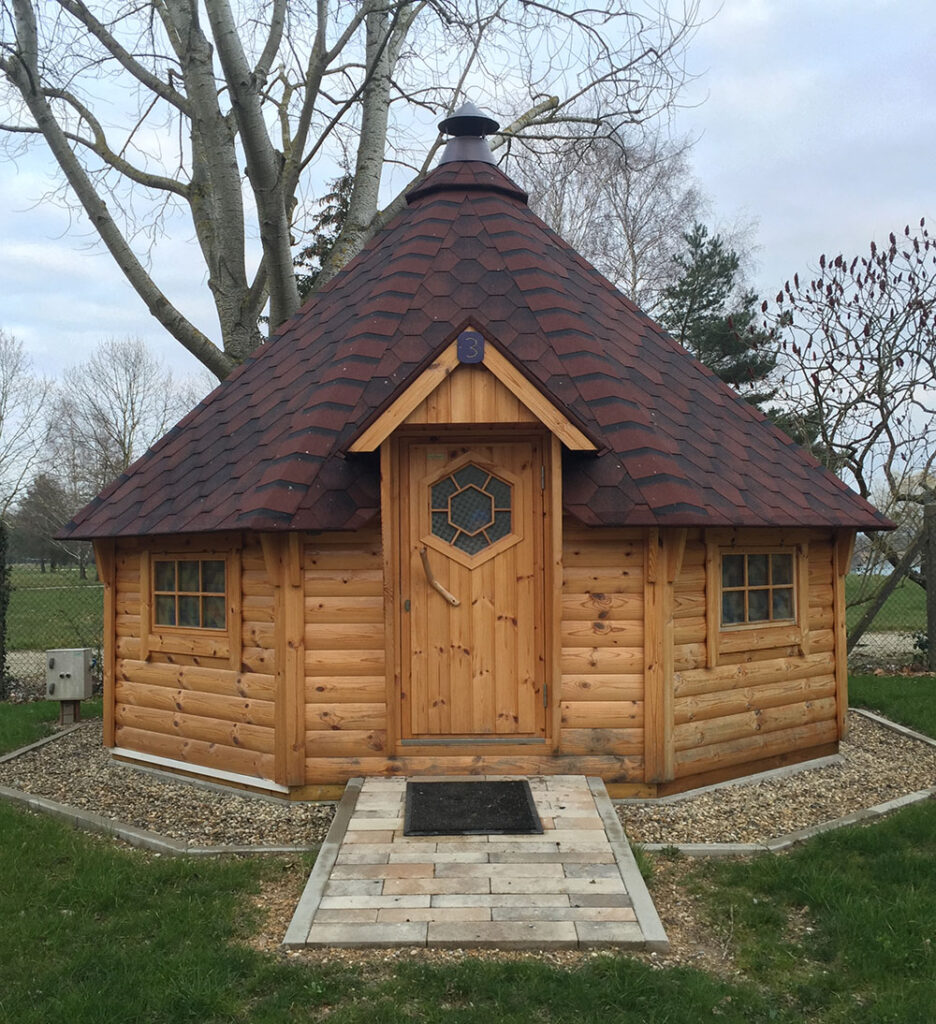 Premium Grillhütte / Grillkota 17 m² aus Holz