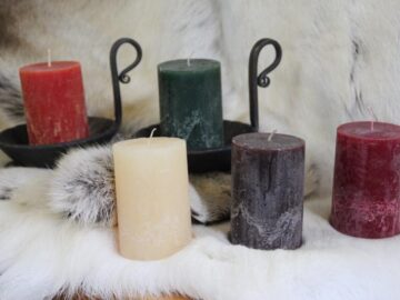 Massive Stumpenkerzen mit langer Brenndauer