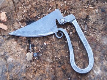 Kleines Viking -Klappmesser handgeschmiedet