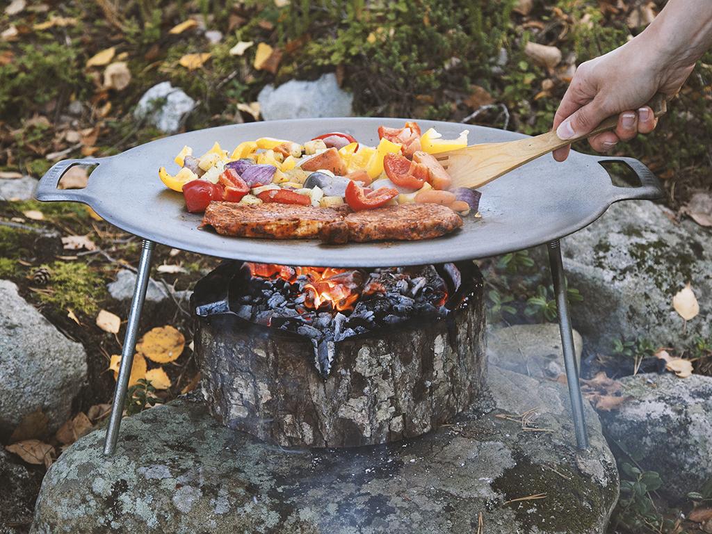 Muurikka 58 cm Grillpfanne mit Anschraubbeinen und Schutztasche – Bild 6