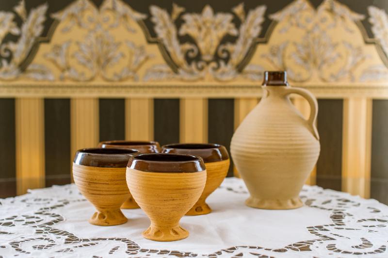 Weinbecher aus Keramik – Bild 3