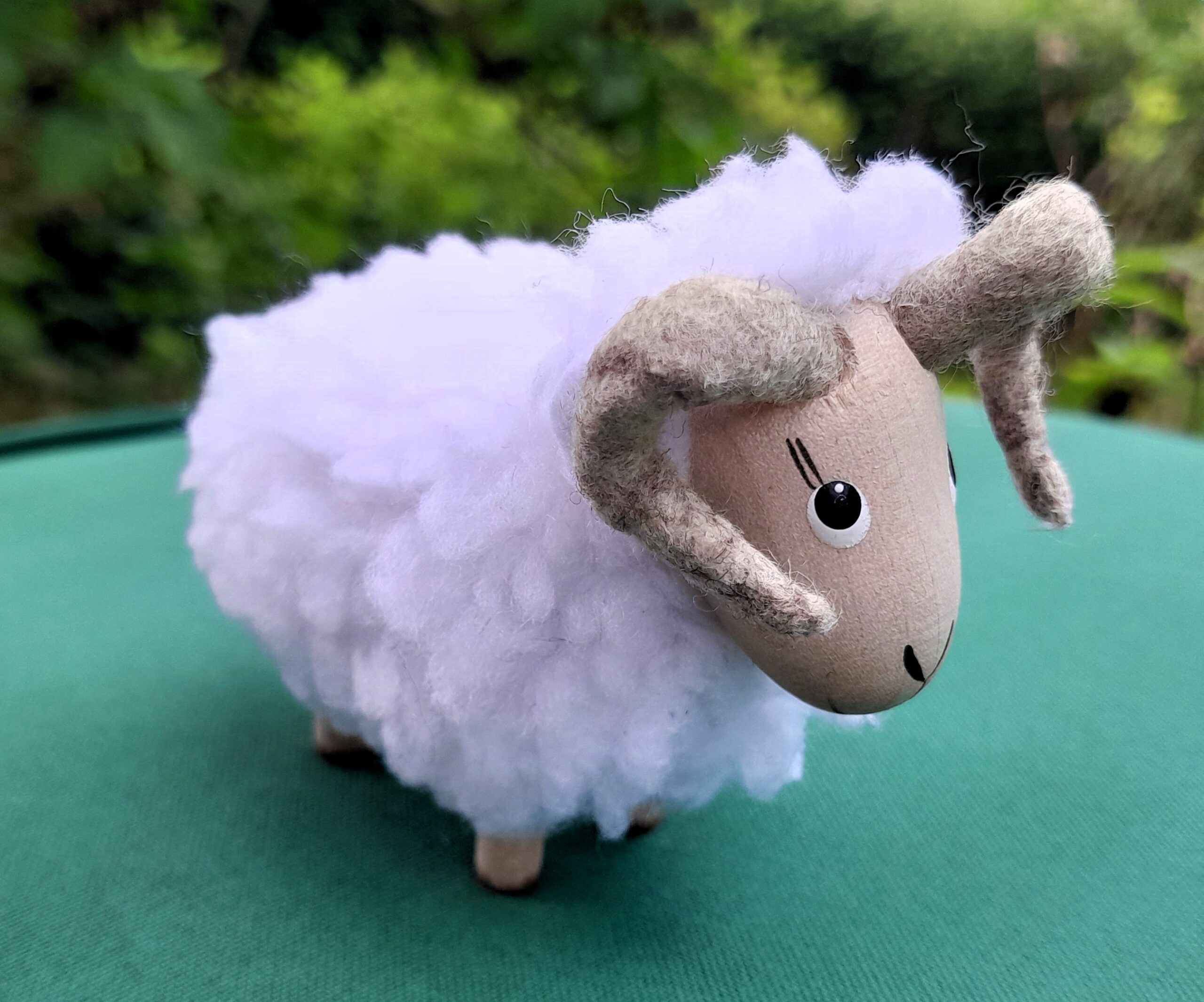 Schafböckchen, handgefertigt – Bild 3