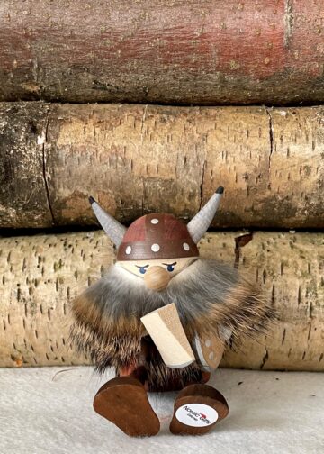 Wikingermann sitzend