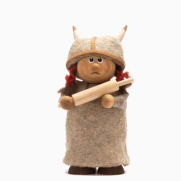 Wikingerfrau mit Nudelholz, handgefertigt aus Holz, gestaltet mit Filz, Wolle und Leinen, Gesicht handbemalt.