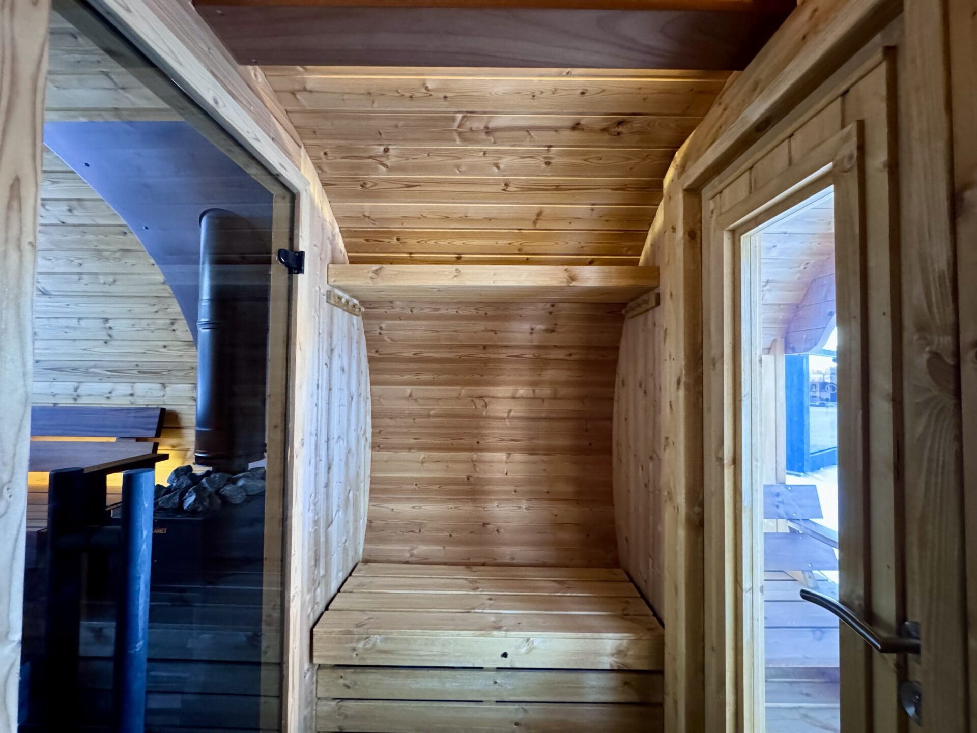 Saunafass Valter Außenterrasse mit Sitzfläche