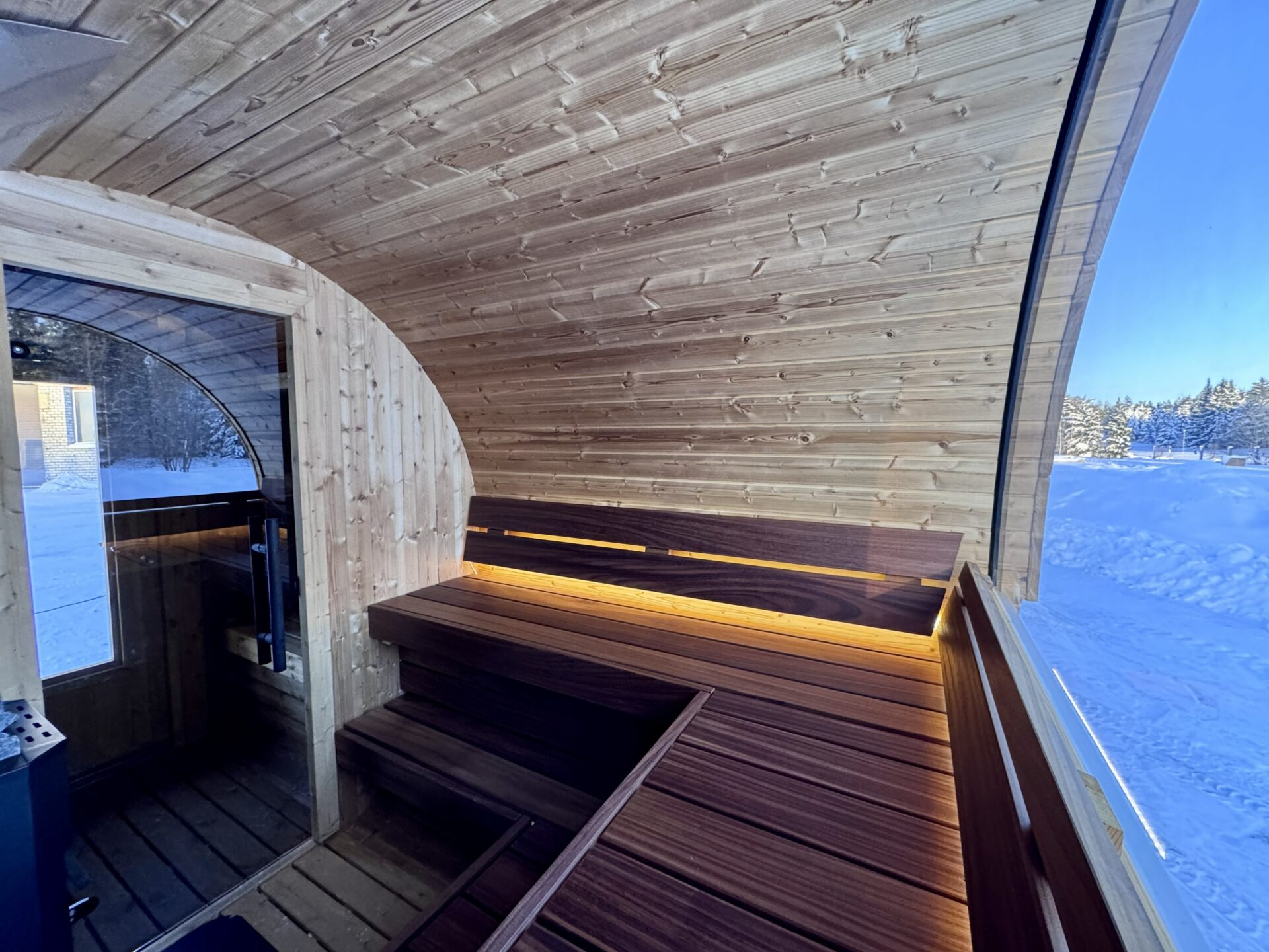 Saunafass Valter Saunaraum mit Sitz- und Liegefläche