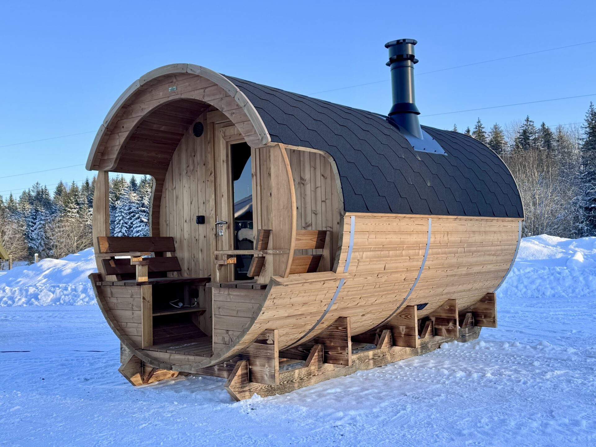 Saunafass Valter seitliche Vorderansicht